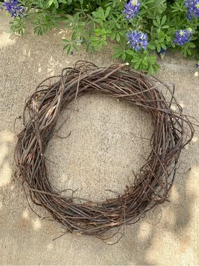 16” Grapevine Wreath Base - Rustic Home Holiday Decor For DIY Crafting